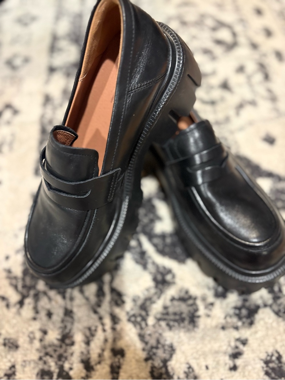 Classic Black Leather women’s Loafers
